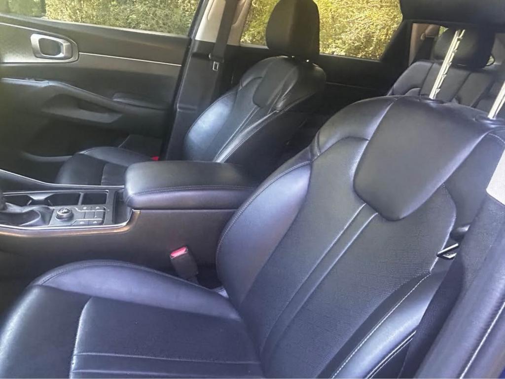 2023 Kia Sorento S - Photo 13