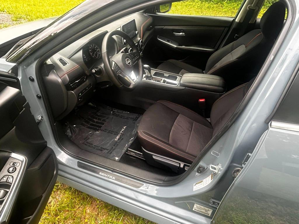 2025 Nissan Sentra SR - Photo 9